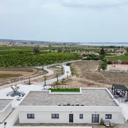 De Lujo Villa *